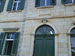 Spomen-ploča u Veloj Luci.