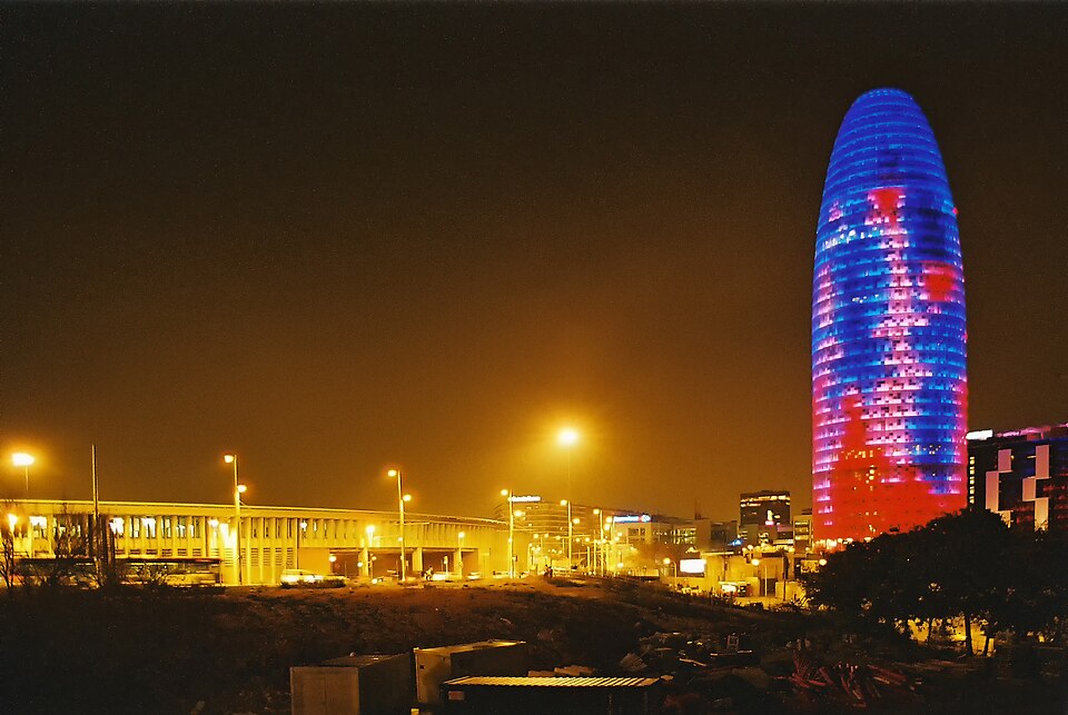 Datoteka:Torre-agbar-nit.jpg