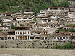 Povijesna središta Berata i Gjirokastra