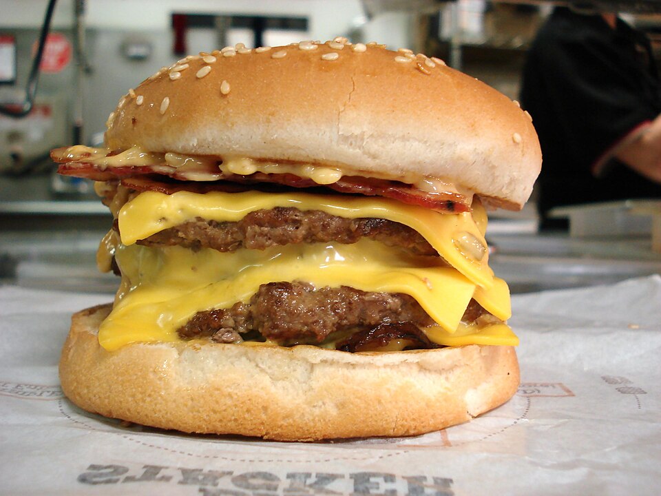 Datoteka:Burger King Quad Stacker cheeseburger.jpg