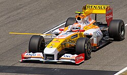 Romain Grosjean je tijekom sezone 2009. zamjenio Nelsinha Piqueta u R29