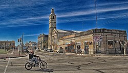 Ustavni trg s crkvom Nuestra Señora del Pilar al fondo