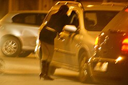 Prostitutka pregovara sa potencijalnim klijentom, Torino 2005.