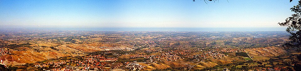 Panorama San Marina i Jadranske obale s Monte Titana