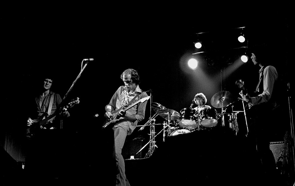 Datoteka:Dire Straits 1978 Hamburg 1.jpg