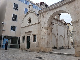 Crkva sv. Roka na Peristilu