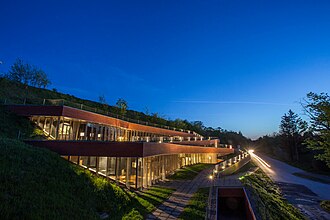 Muzej vučedolske kulture, vanjski pogled noću