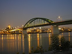 Stari savski most noću.