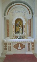 Oltar s likom sv. Ane - suzaštitnice župe Dicmo Donje