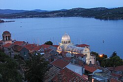 Šibenik - pogled na katedralu sv. Jakova i Šibenski zaljev